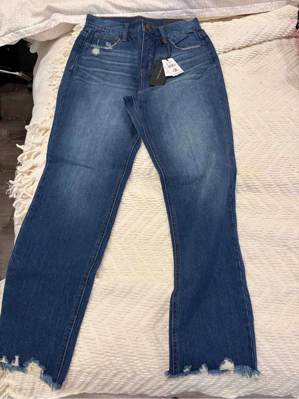 Mid-Rise Straight-Leg Jeans in Dark Blue with Frayed Hem